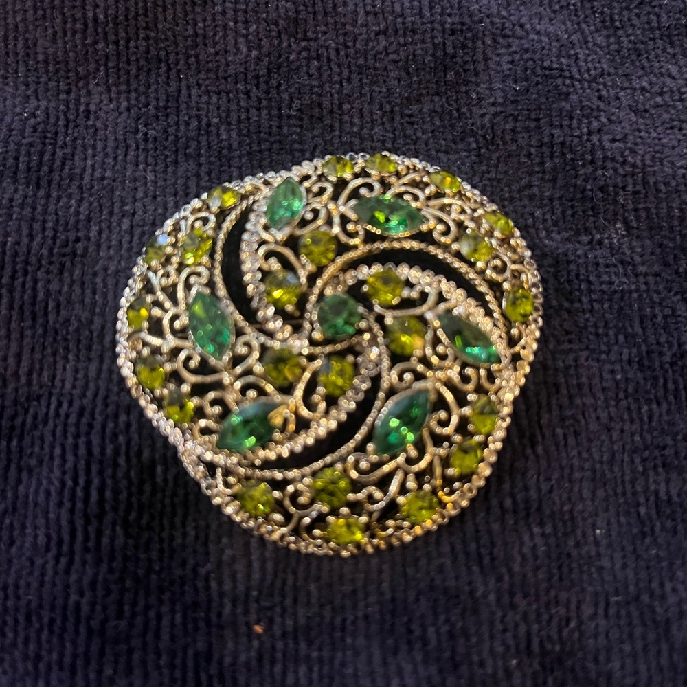 Green Rhinestone Brooch - Picture 2 of 3